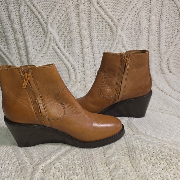CLARKS Booties 8.5 CLARKSDALE 2 Double Zipper Wedge Ankle  Clarks Clarkdale2 Zip Wedge Ankle Boots Tan Leather Womens 7.5 NEW